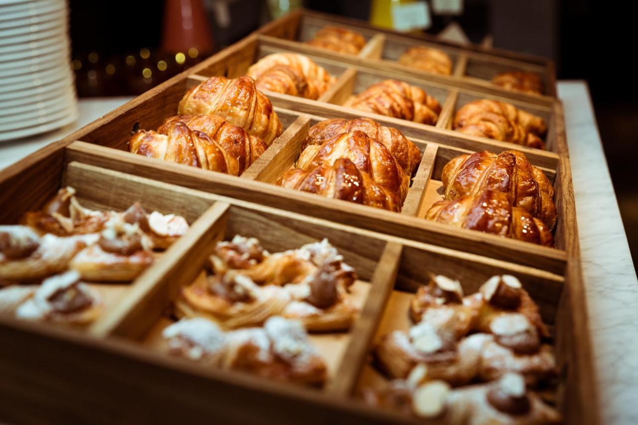 Hyatt Centric Montevideo Hotel Exterior photo Croissants