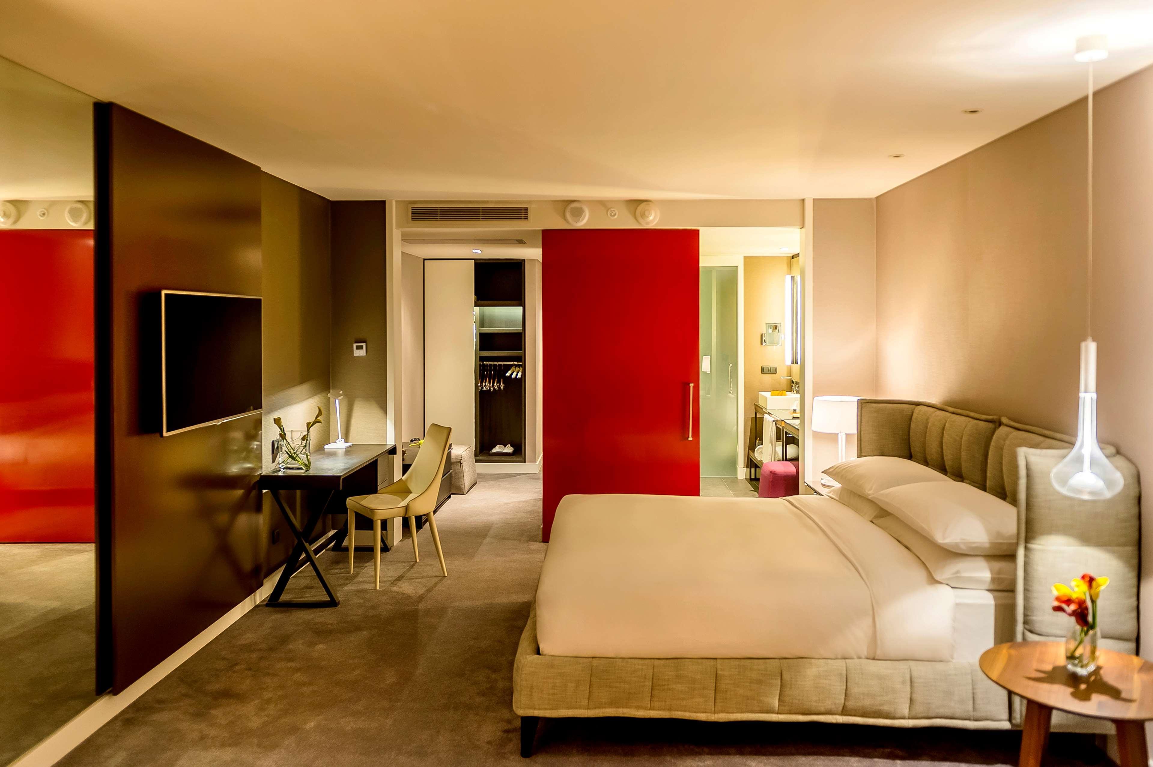 Hyatt Centric Montevideo Hotel Exterior photo A room at the Mandarin Oriental, London